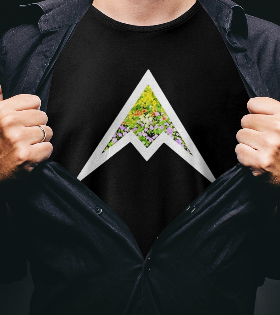 AM Garden Floral Pattern M Shape T-Shirt