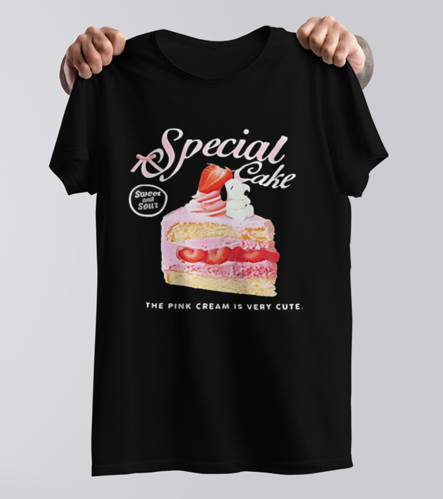 Special Cake Pink Cream With Strawberry And Snoopy T-Shirt