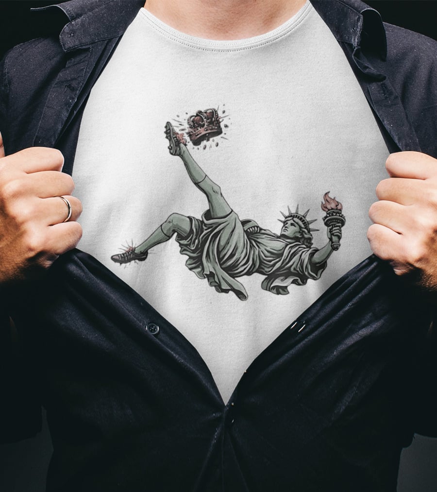 Statue Of Liberty Toppling Crown No Kings T-Shirt