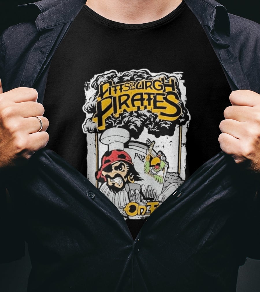 Pittsburgh Pirates P412 On Tour Pirate And Parrot Train T-Shirt