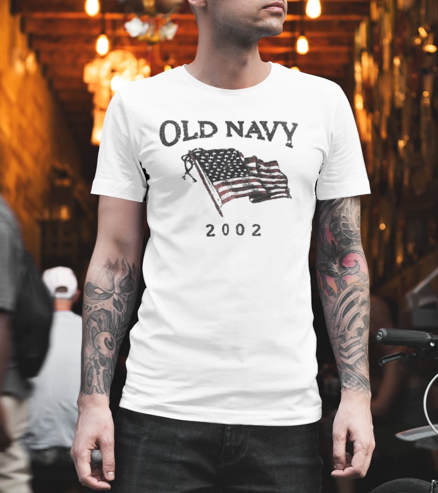 OLD NAVY 2002 USA Flag T-Shirt