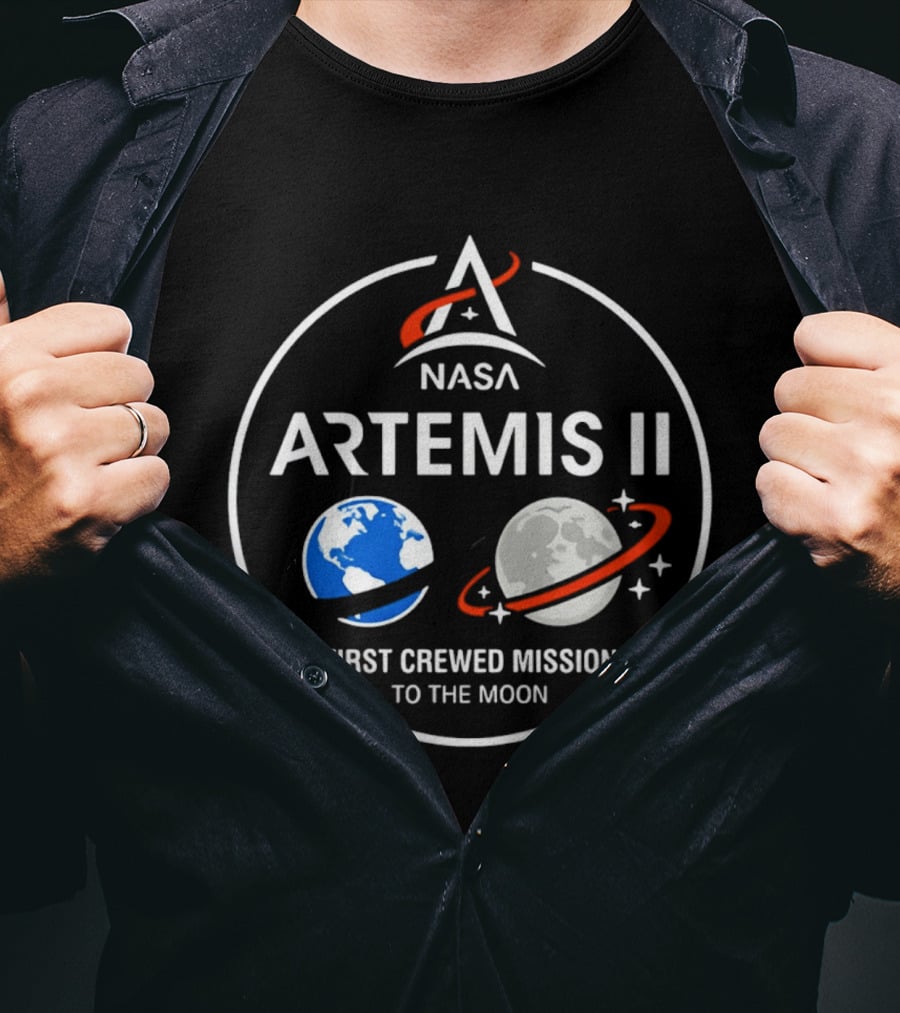 NASA Artemis II First Crewed Mission To The Moon Earth And Moon T-Shirt