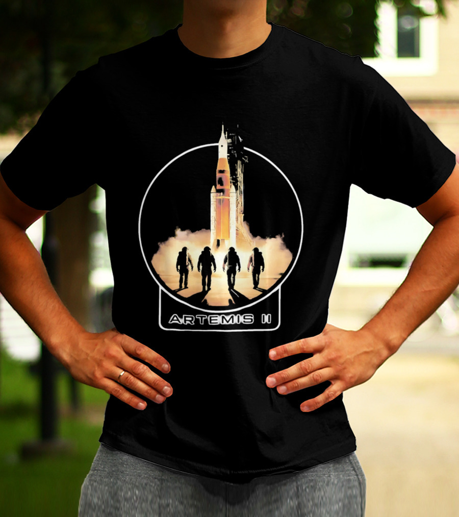 Artemis II Astronauts And Rocket Launch Moon Mission T-Shirt