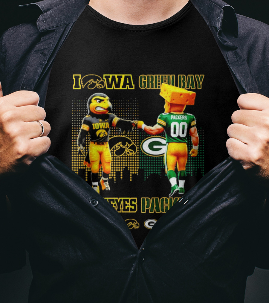 Iowa Hawkeyes On Saturdays Green Bay Packers On Sundays City Skyline T-Shirt