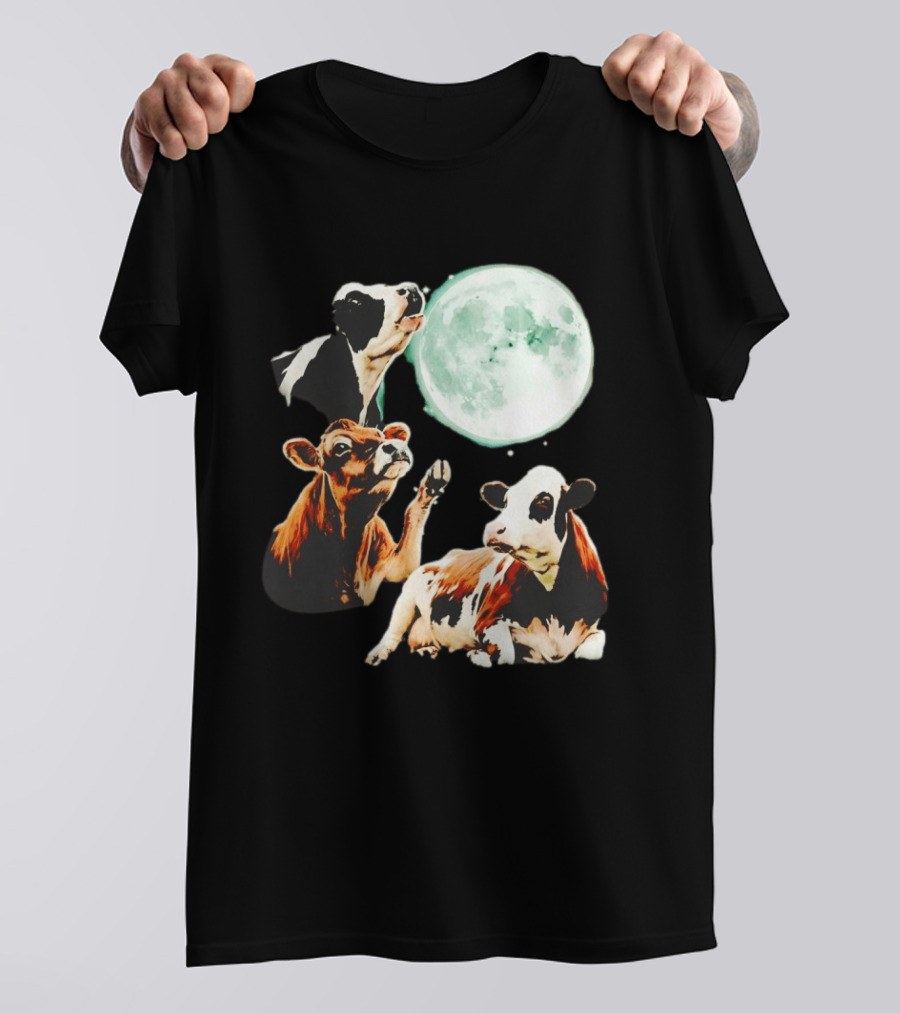 Cow Howling At Moon With Three Cows And Full Moon Scene T-Shirt