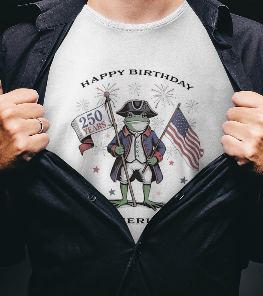 Patriotic Frog Holding Flag 250 Years Of Freedom Happy Birthday America T-Shirt