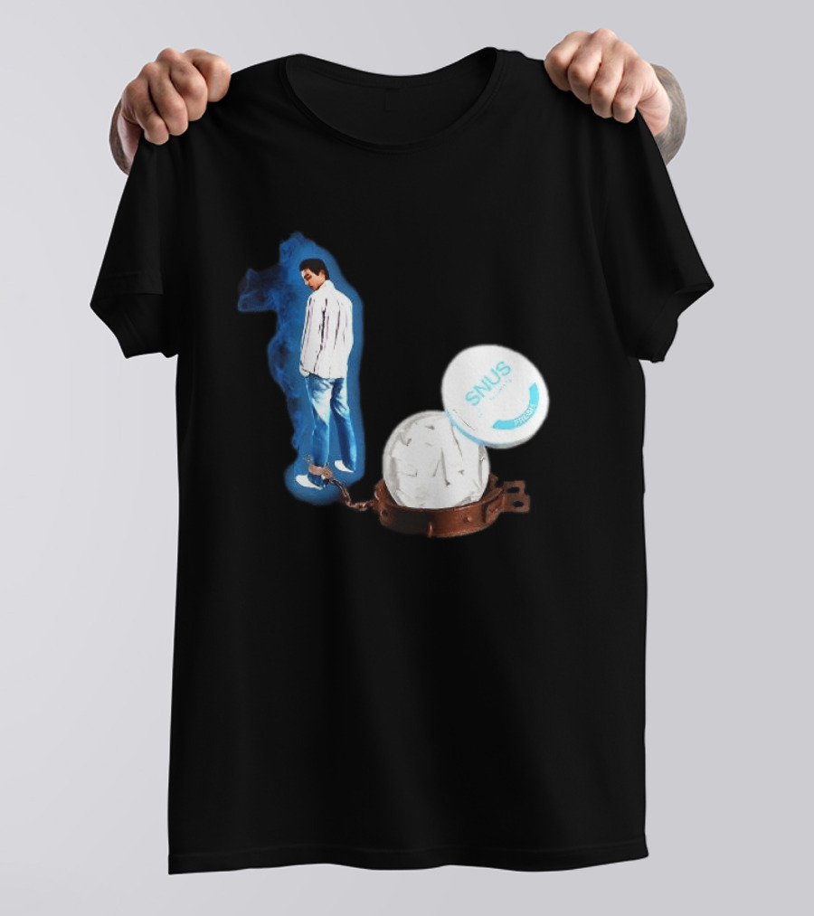 A Snus Gekettet Meme With Snus Tin And Chain T-Shirt