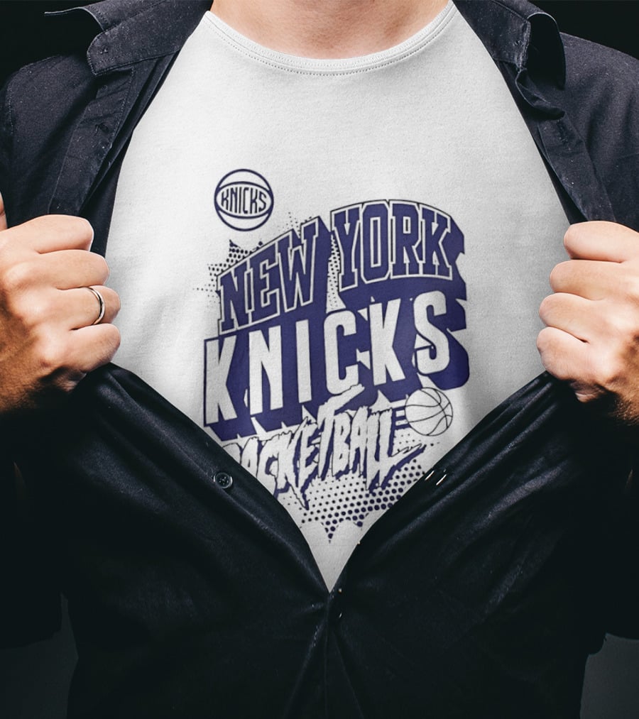 New York Knicks NBA Basketball Team Official Merchandise T-Shirt