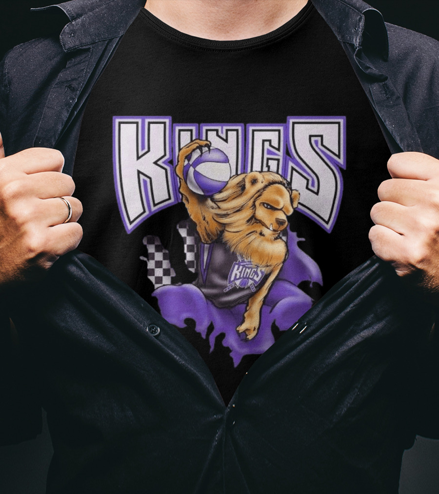 Mitchell & Ness Purple Sacramento Kings Breakthrough Fierce Lion Basketball T-Shirt