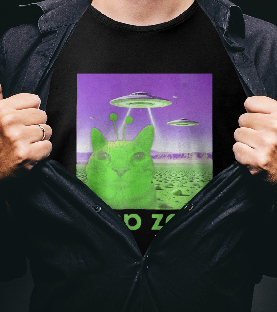 Zeep Zorp Green Cat Alien With UFOs In Space Desert Scenery T-Shirt