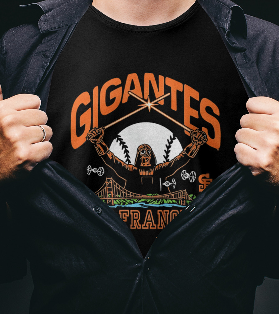 San Francisco Gigantes Darth Vader Crossover With Golden Gate Bridge T-Shirt