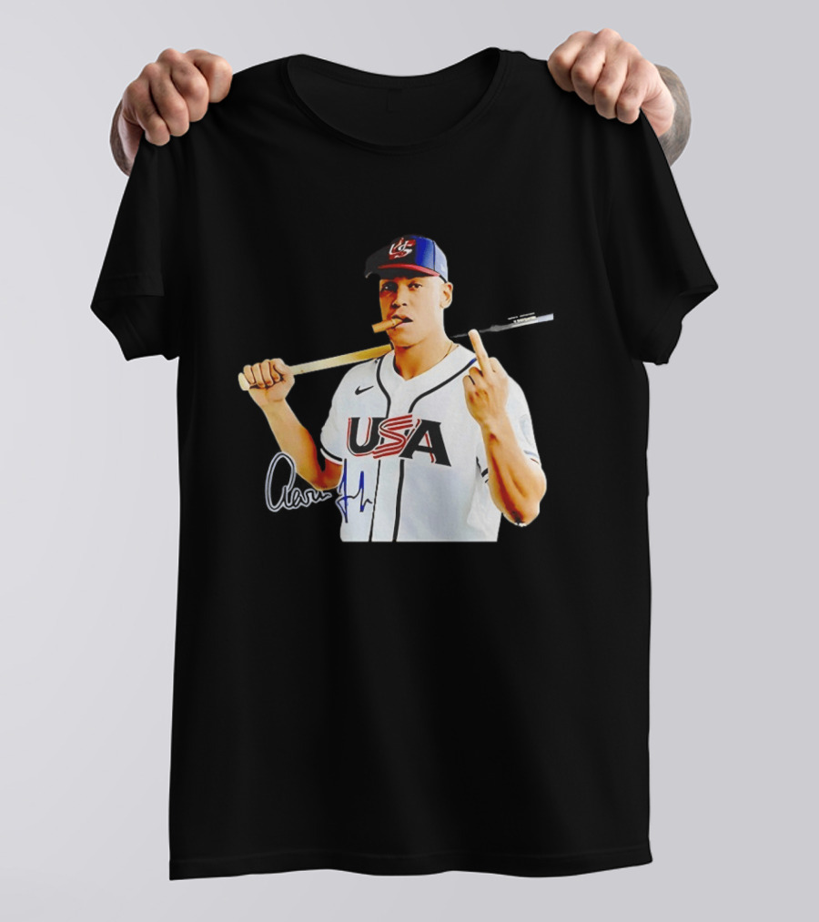 Aaron Judge USA World Baseball Smoking Middle Finger Gesture Iconic Sports Symbolism T-Shirt