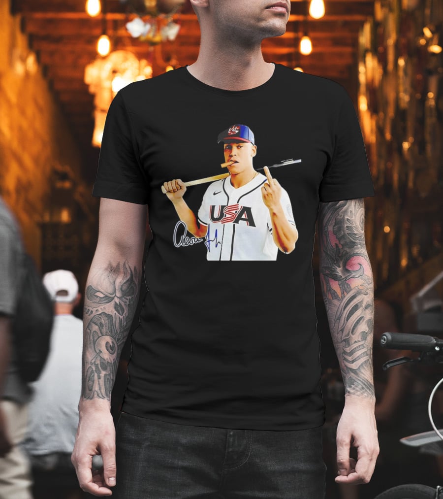 Aaron Judge USA World Baseball Smoking Middle Finger Gesture Iconic Sports Symbolism T-Shirt