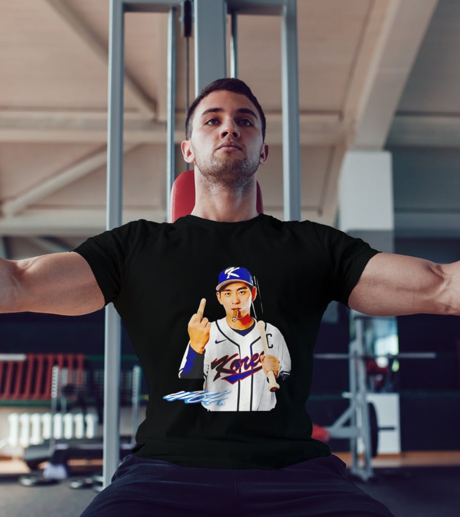 Korea World Baseball Jung Hoo Lee Smoking Cigar Middle Finger T-Shirt