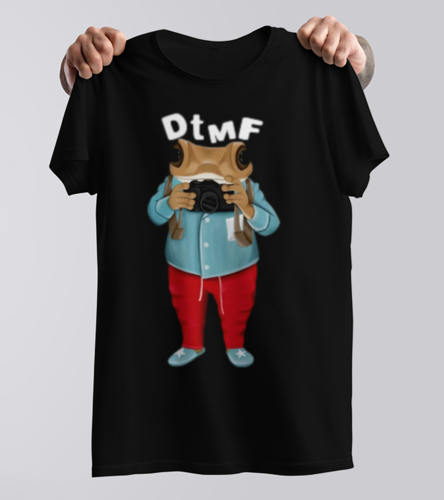 Bad Bunny Dtmf Voy A Mimir Frog Character With Camera T-Shirt