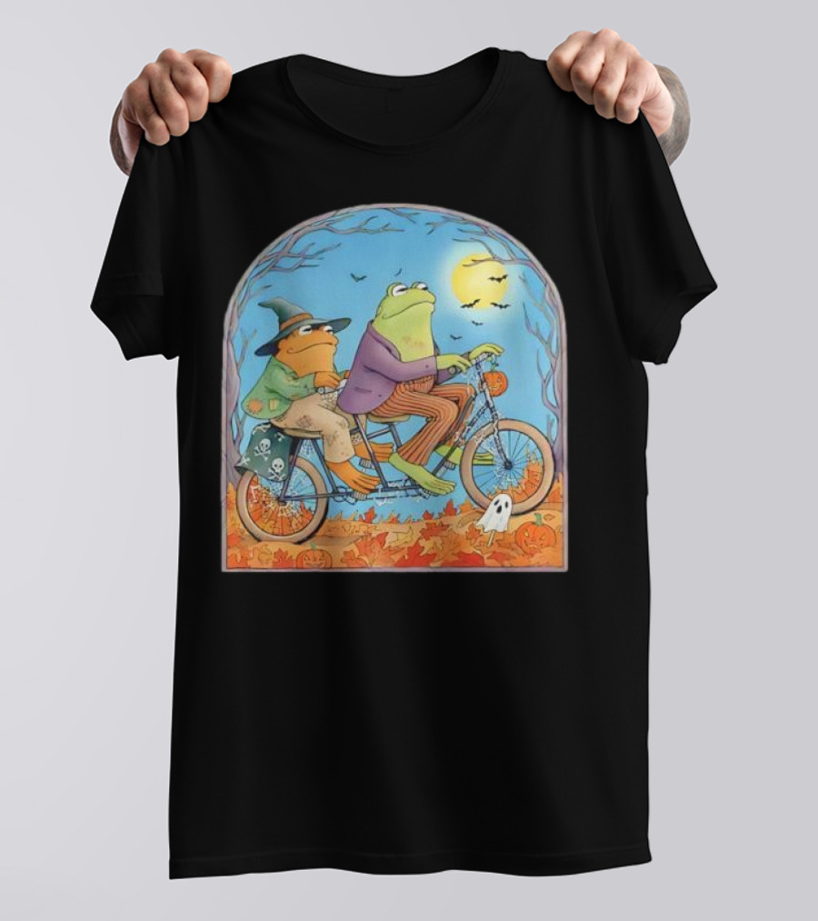 Vintage Frog And Toad Halloween Tandem Bike Moonlit Scene T-Shirt