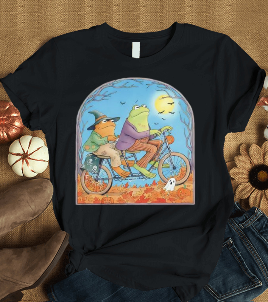 Vintage Frog And Toad Halloween Tandem Bike Moonlit Scene T-Shirt