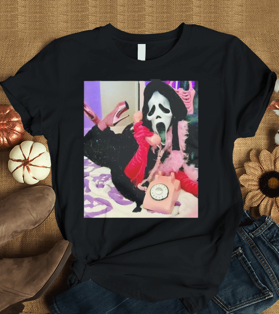 Scream Ghostface Halloween Pink Vintage Telephone Retro Style T-Shirt