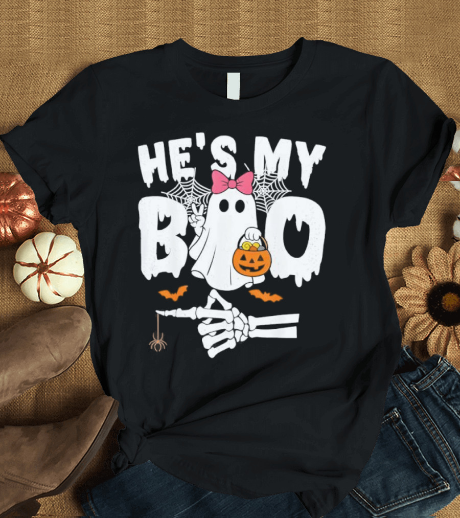 He’s My Boo Pink Bow Ghost With Pumpkin Candy Basket And Skeleton Hand Halloween T-Shirt