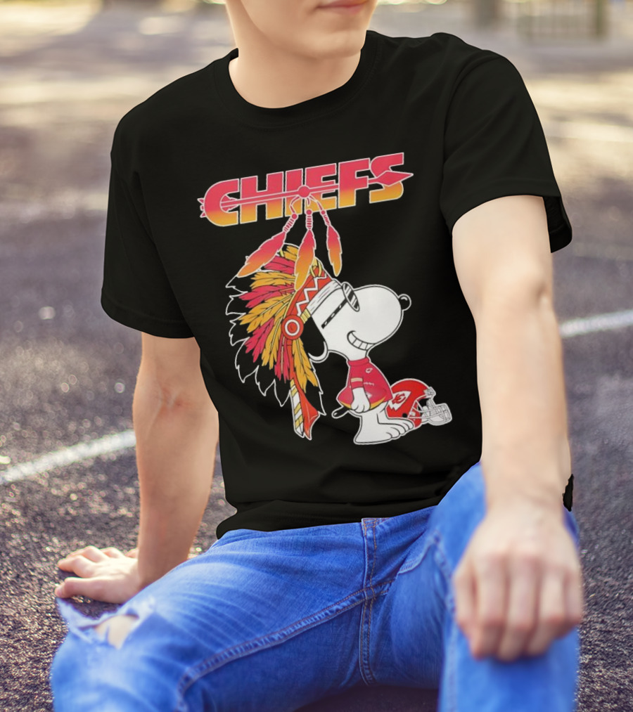 Kansas City Chiefs Snoopy Native American Helmet Charlie Brown NFL Peanuts Crossover T-Shirt