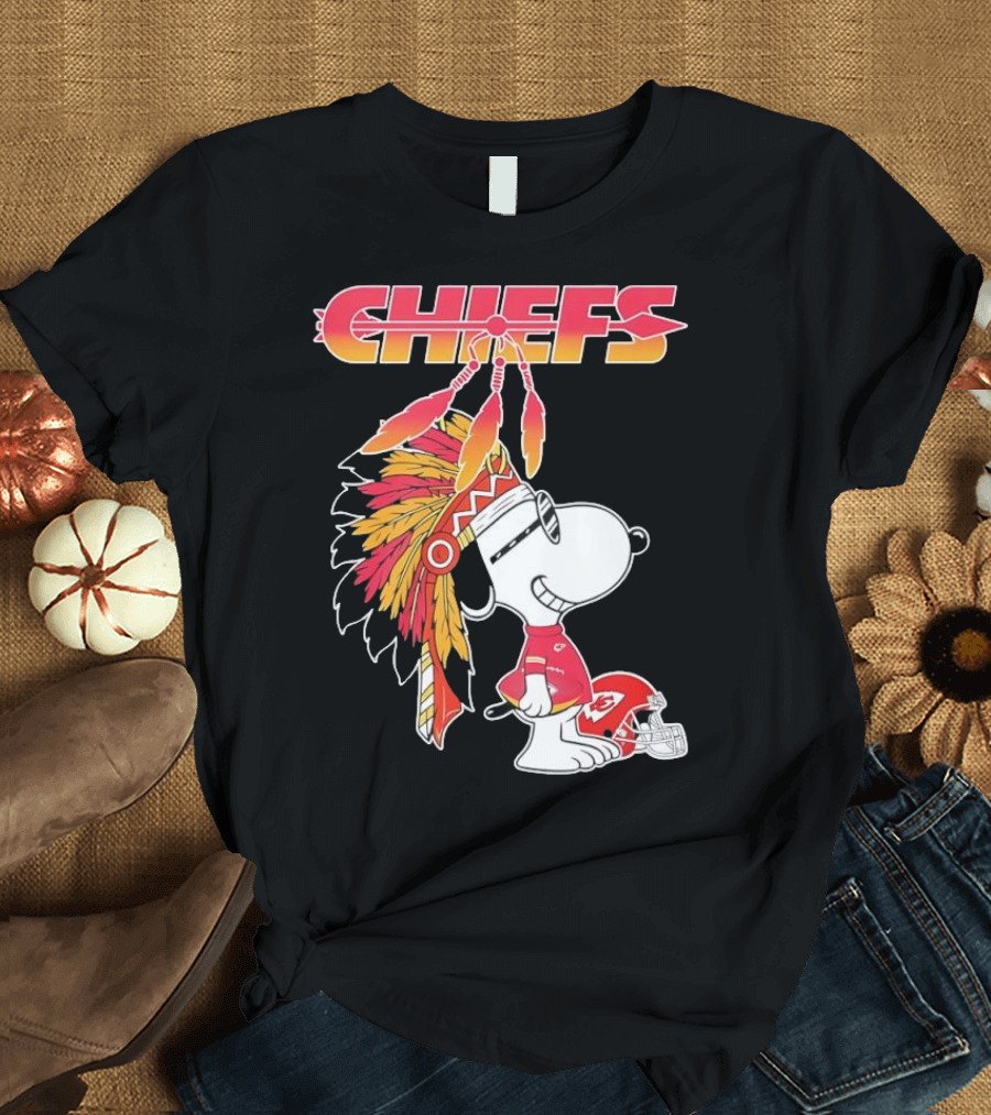 Kansas City Chiefs Snoopy Native American Helmet Charlie Brown NFL Peanuts Crossover T-Shirt