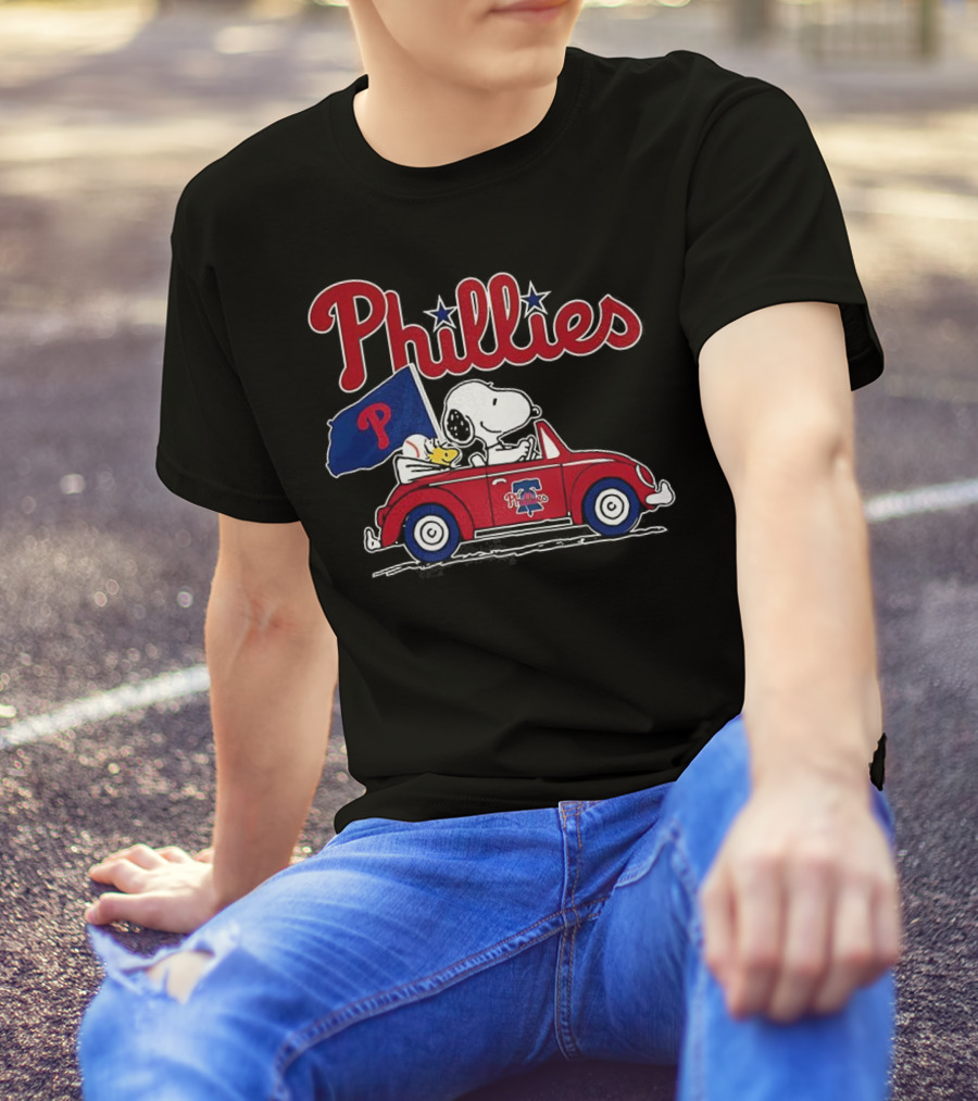 Snoopy Woodstock Philadelphia Phillies Car Baseball Flag T-Shirt