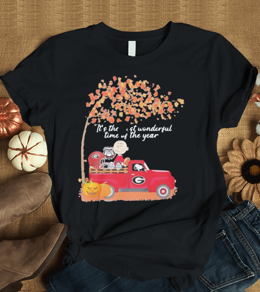 Snoopy Charlie Brown Georgia Bulldogs Red Truck Fall Halloween T-Shirt