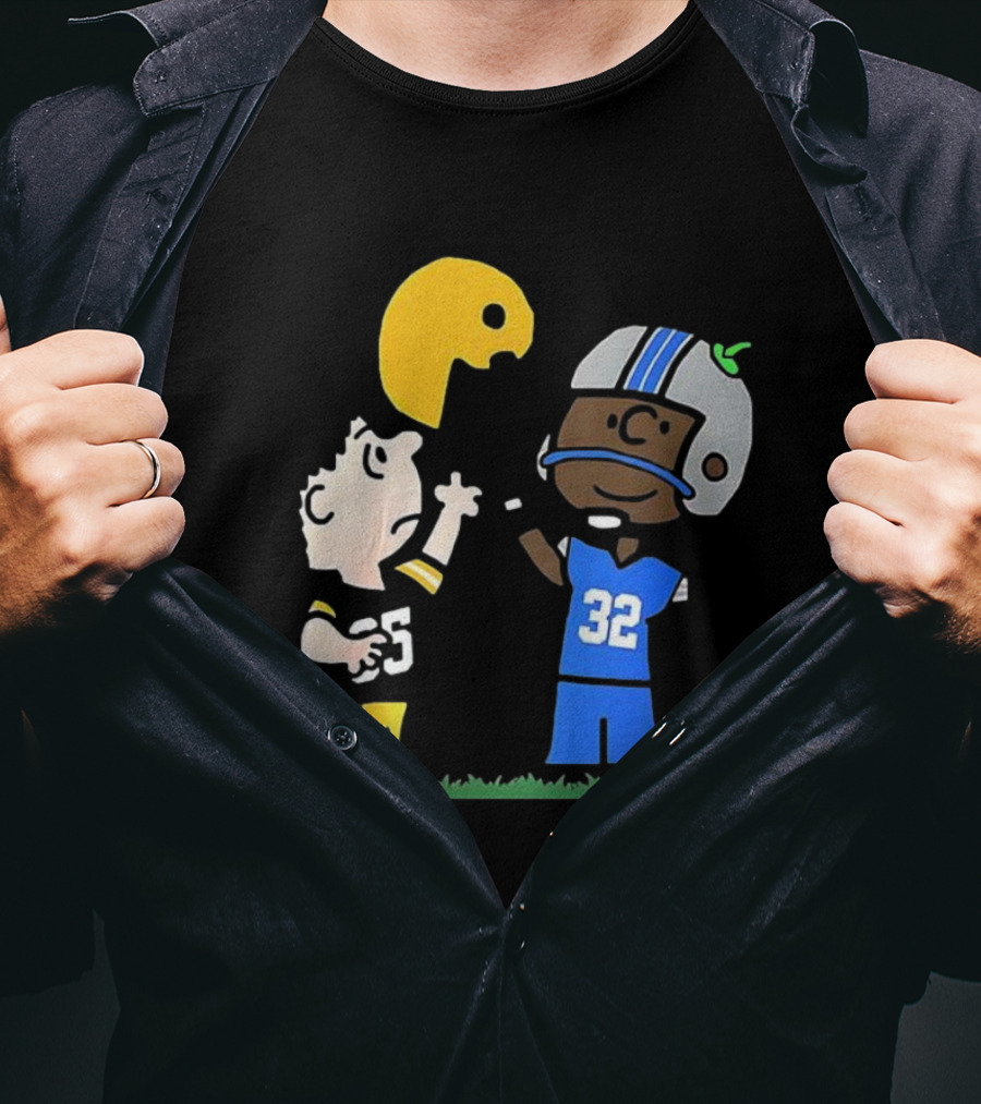 Green Bay Packers Vs Detroit Lions Peanuts Cartoon Lucy Charlie Brown Football T-Shirt