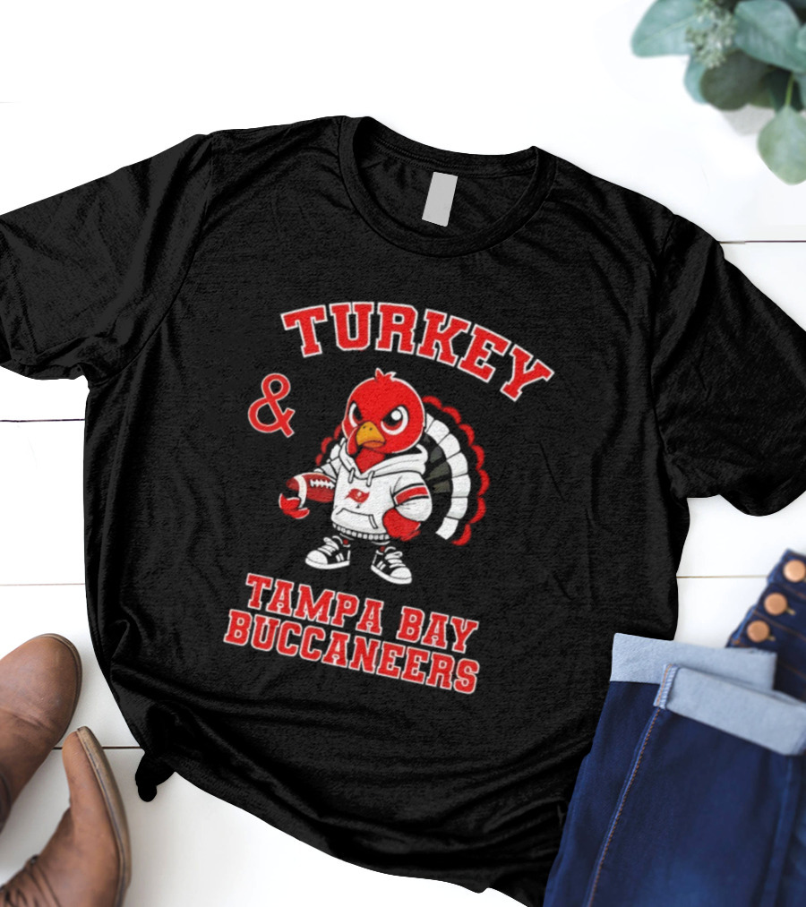 Turkey Tampa Bay Buccaneers Football NFL Happy Thanksgiving Celebration T-Shirt