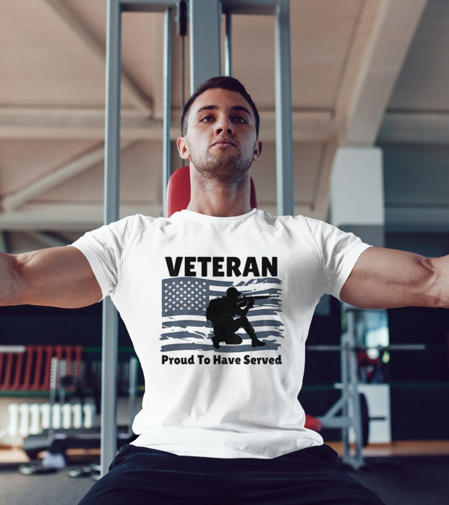 Veteran Proud To Have Served American Flag And Soldier Kneeling T-Shirt