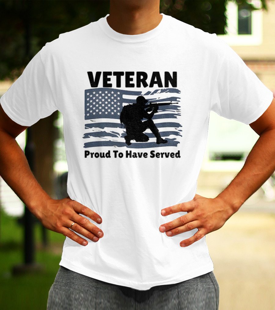 Veteran Proud To Have Served American Flag And Soldier Kneeling T-Shirt