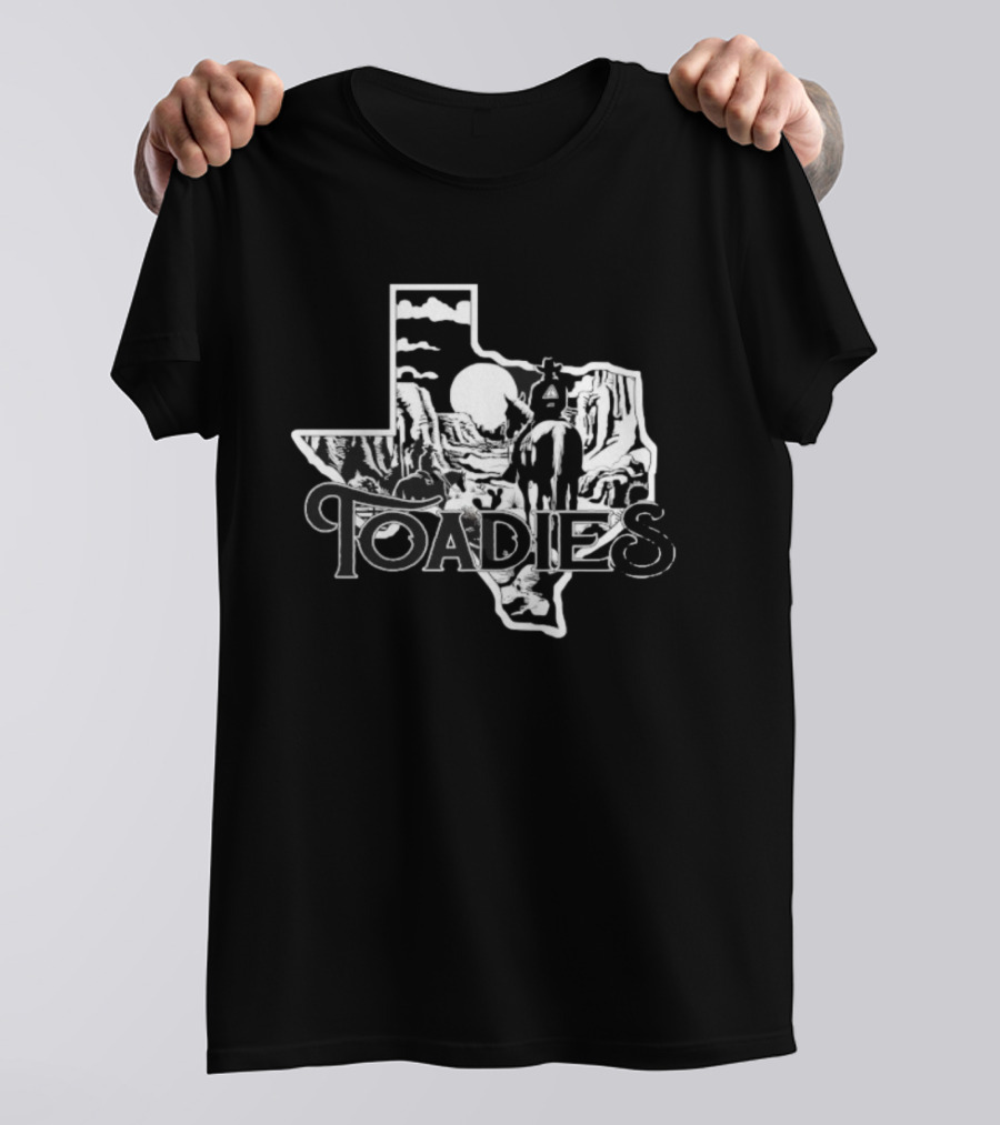 Toadies Western Texas Landscape Cowboy Moon Scene Vintage Style T-Shirt