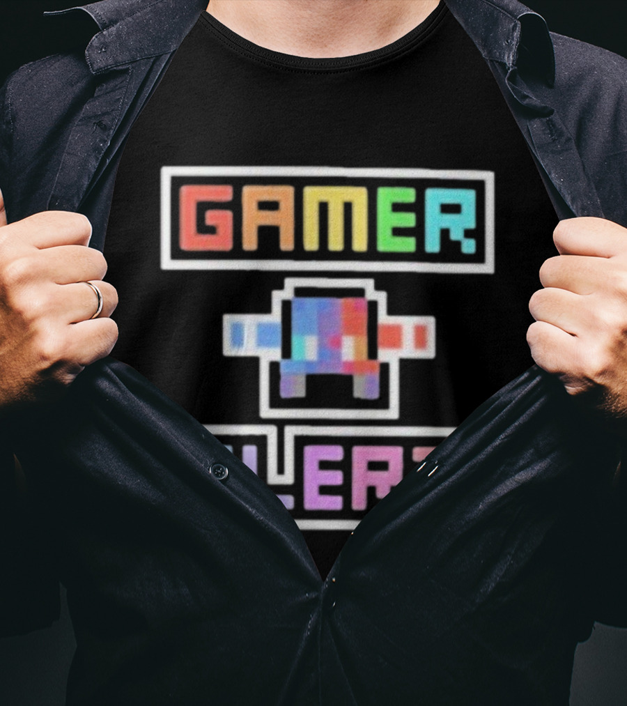 Gamer Alert Retro Pixel Art Style от Authorblues T-Shirt