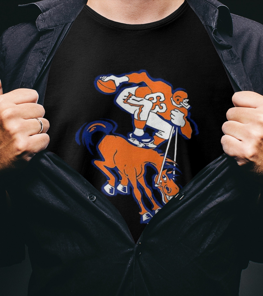 Denver Broncos Vintage Football Horse And Throwing Player T-Shirt