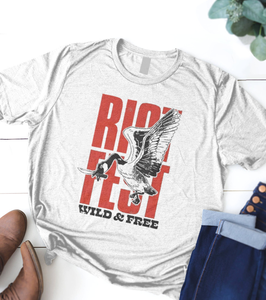 Riot Fest Wild And Free Goose Knife Iconic Design T-Shirt
