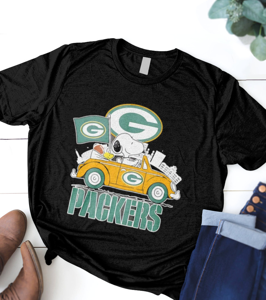 Green Bay Packers Snoopy Woodstock Driving Car Football Fan Art T-Shirt