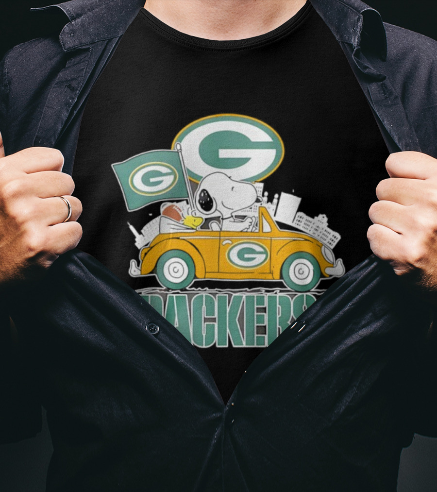 Green Bay Packers Snoopy Woodstock Driving Car Football Fan Art T-Shirt