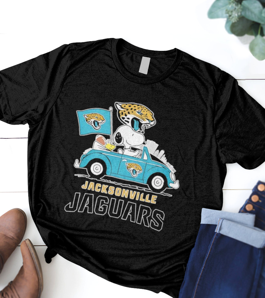 Peanuts Jacksonville Jaguars Snoopy Driving Car With Flag And Football T-Shirt