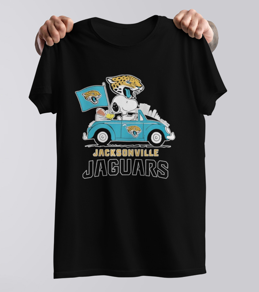 Peanuts Jacksonville Jaguars Snoopy Driving Car With Flag And Football T-Shirt