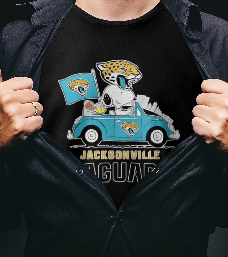 Peanuts Jacksonville Jaguars Snoopy Driving Car With Flag And Football T-Shirt