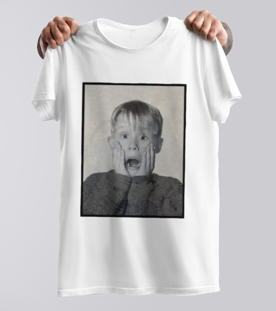 Home Alone Kevin McCallister Hands On Face Iconic Christmas Scene T-Shirt