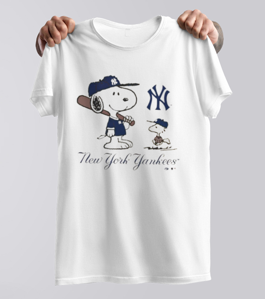 New York Yankees Snoopy And Woodstock Peanuts Collaboration T-Shirt