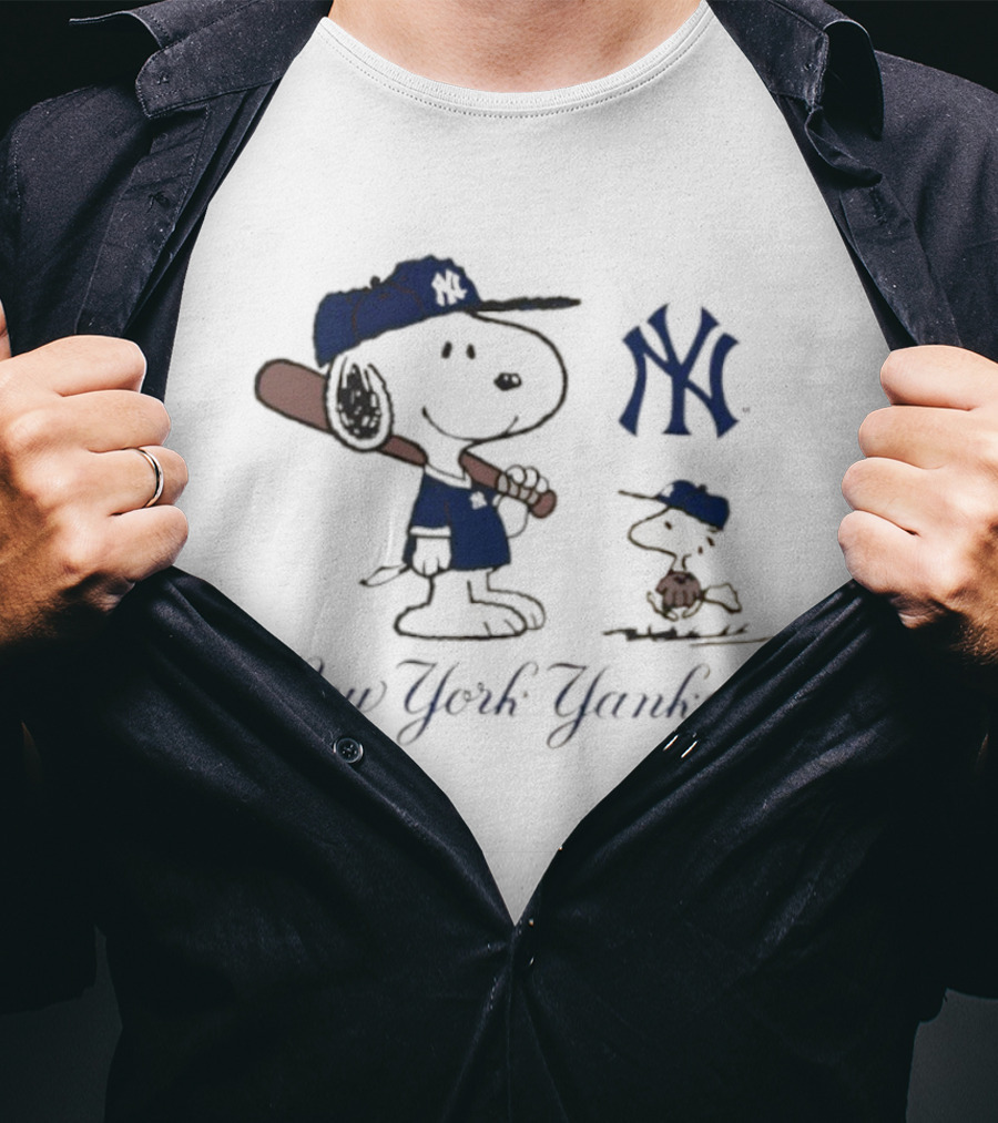 New York Yankees Snoopy And Woodstock Peanuts Collaboration T-Shirt