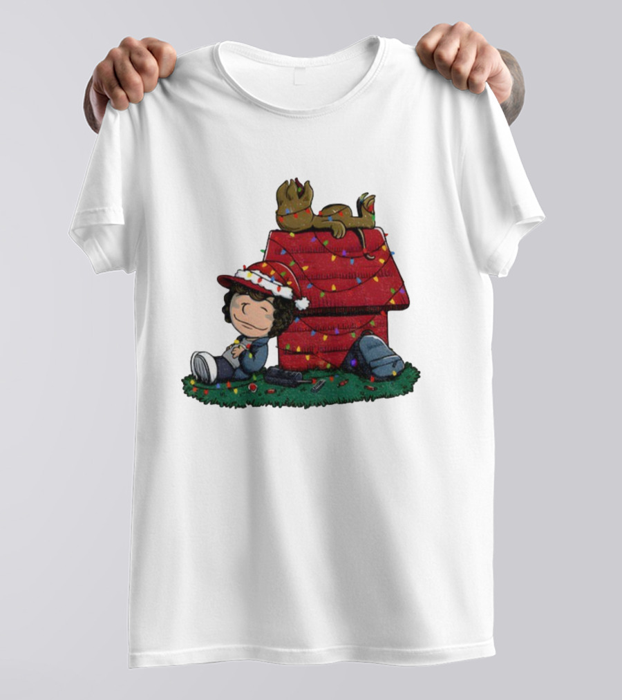 Peanuts Stranger Things Dustin Christmas Snoopy Doghouse Holiday Scene T-Shirt
