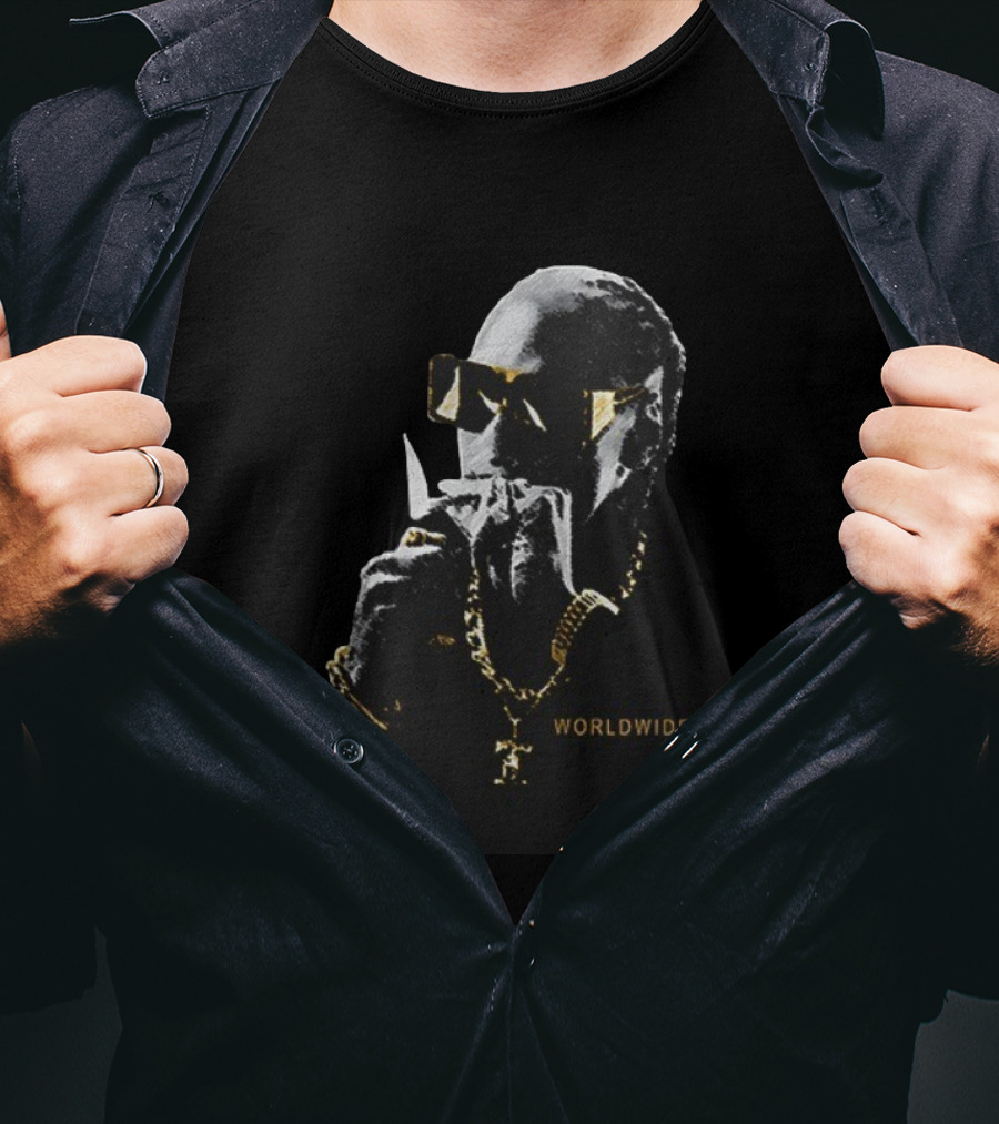 Snoop Dogg Worldwide Paisley Sunglasses Chain T-Shirt