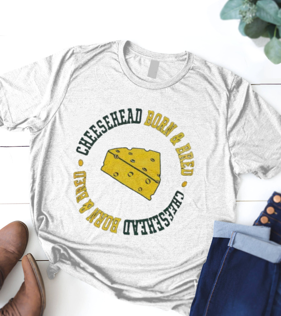 Cheesehead Born And Bred Packers Fan Pride Vintage Style T-Shirt