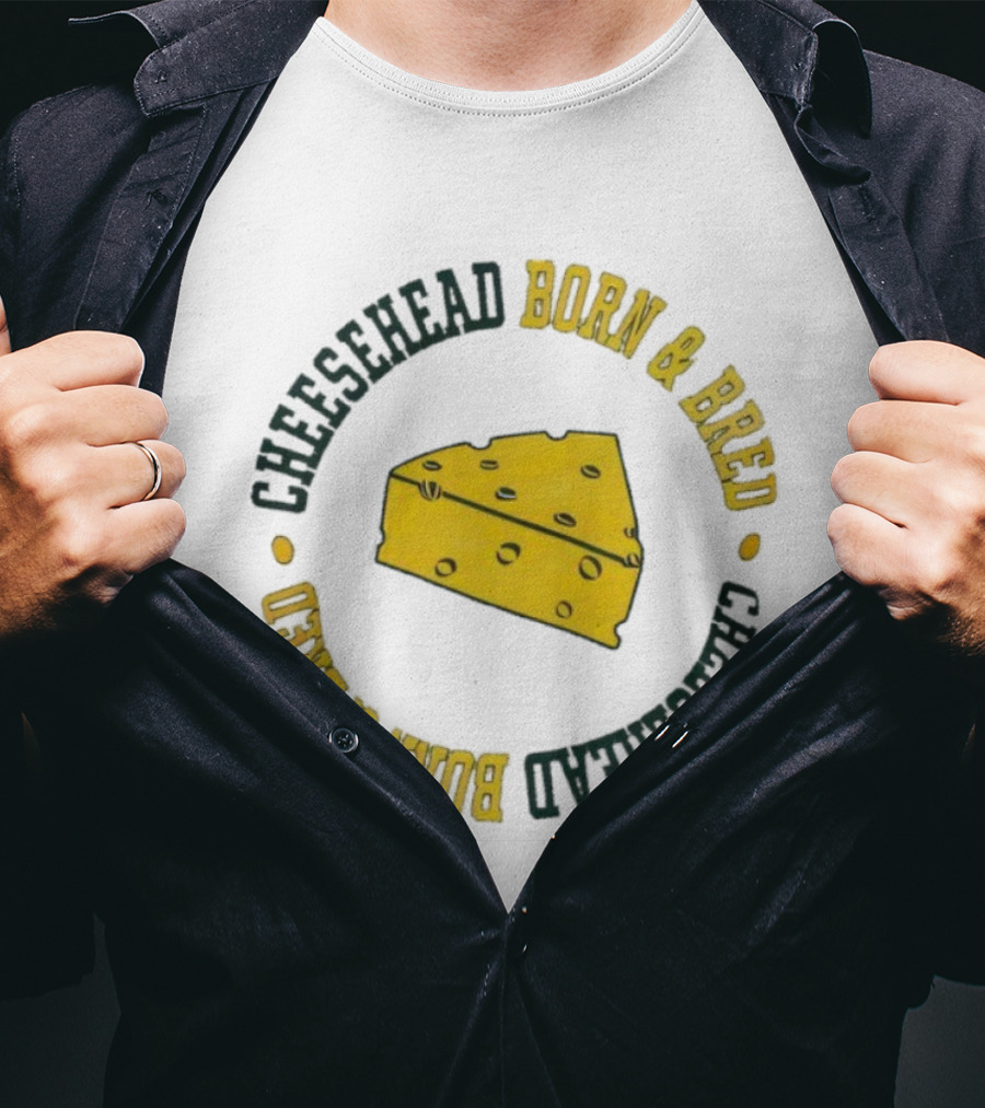 Cheesehead Born And Bred Packers Fan Pride Vintage Style T-Shirt