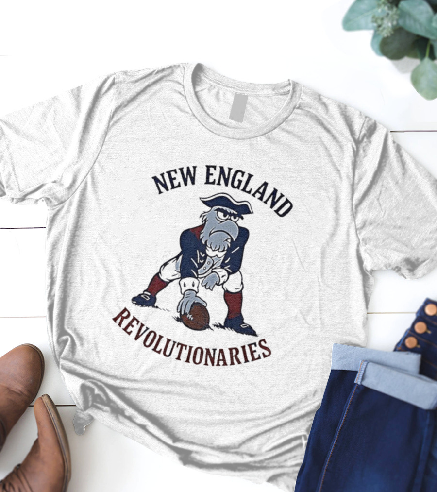 New England Patriots Revolutionaries American Football Vintage Style T-Shirt