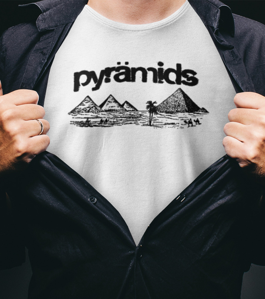 Pyramids 4028 Desert Landscape With Palm Trees T-Shirt