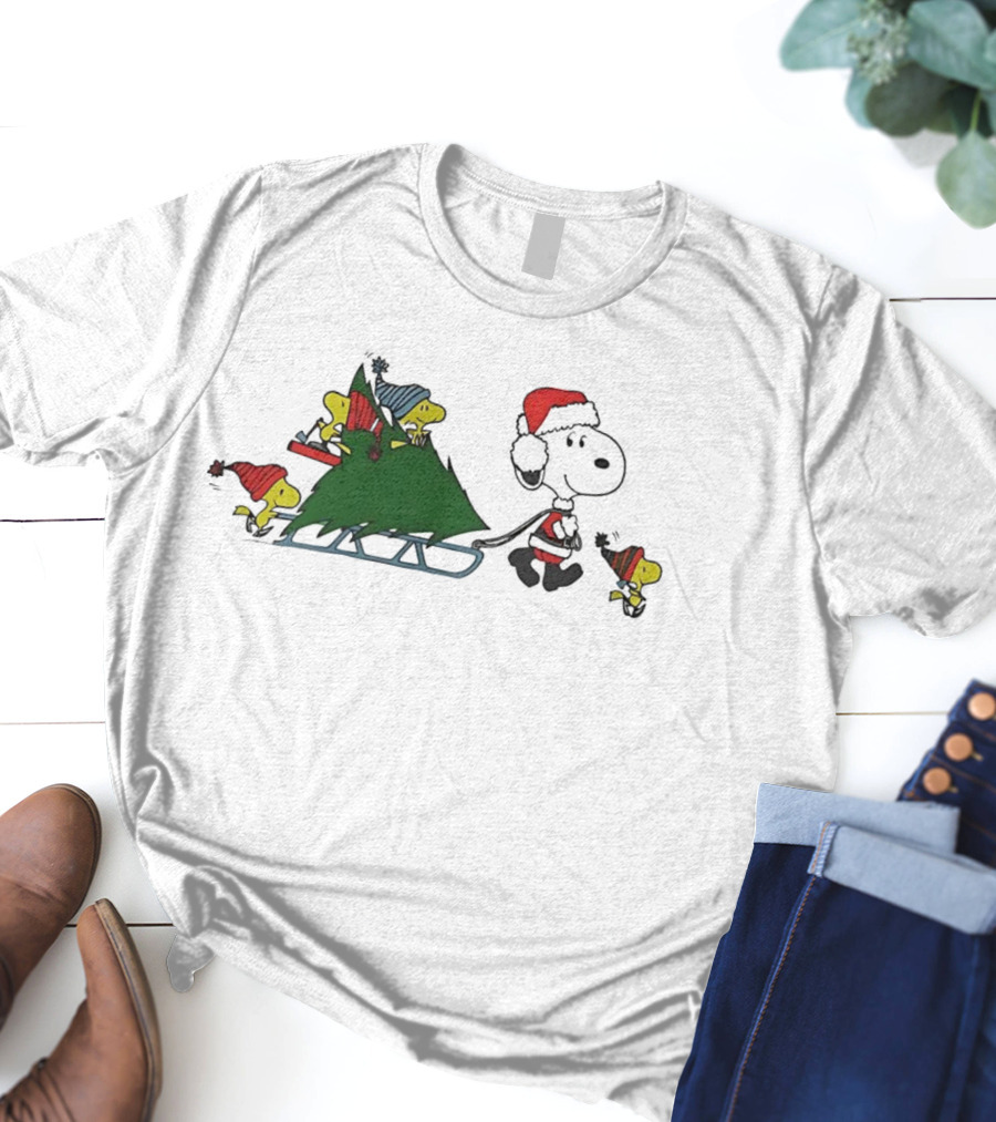 Snoopy Woodstock Christmas Tree Sled Winter Scene Cute T-Shirt